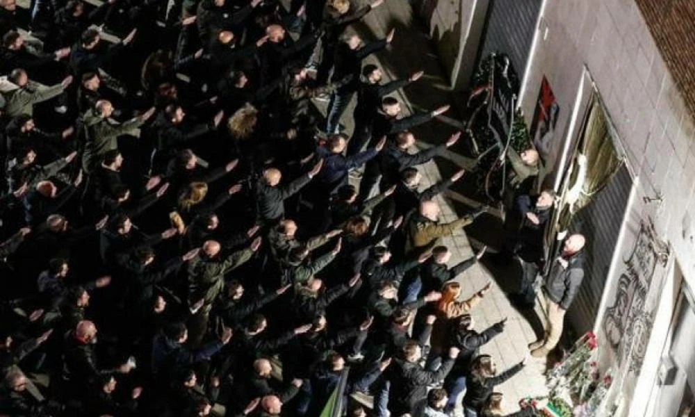 Πρόεδρος της Ιταλικής Γερουσίας για τους φασιστικούς χαιρετισμούς: «Είναι ρωμαϊκό χαιρετισμός και δεν είναι πάντα αδίκημα»